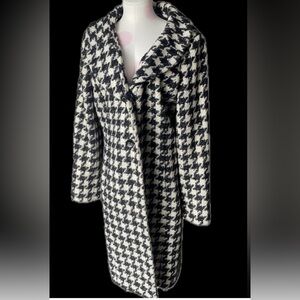 Alfani Women's Wool Houndstooth Coat
Black/Light Ivory Size Large never worn